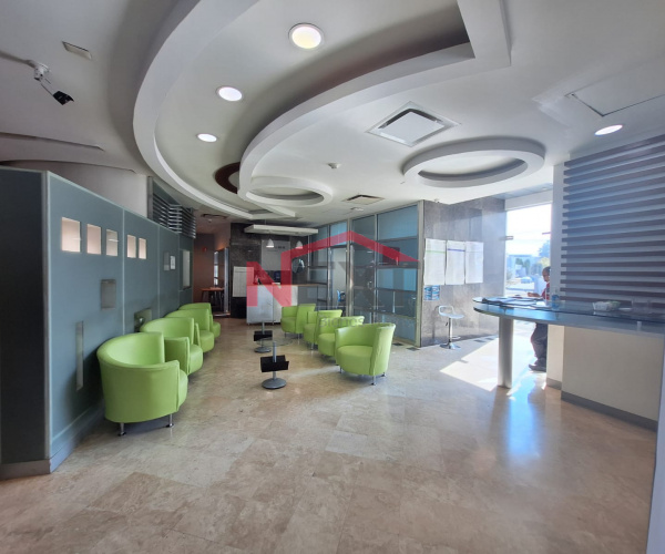 OFICINAS EN RENTA  EN COLOSIO PLANTA BAJA