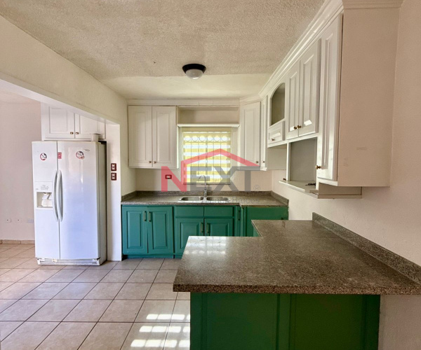 CASA EN RENTA EN COL. PUERTA REAL