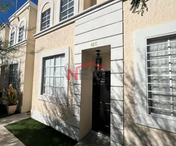 CASA EN RENTA EN PRAGA RESIDENCIAL