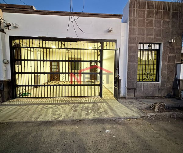 CASA EN RENTA EN COL. PRADERAS