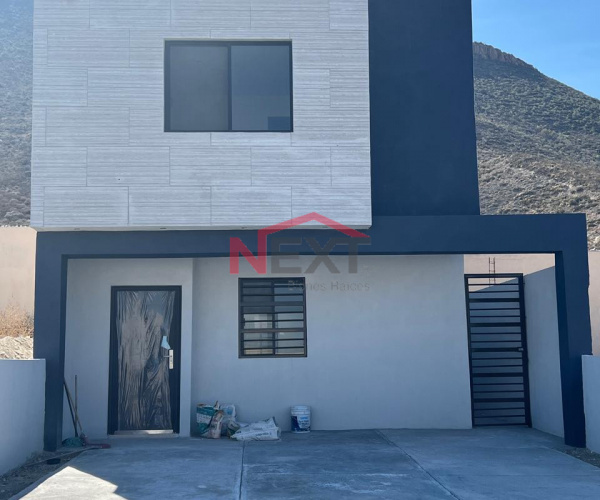 CASA EN VENTA   AL PONIENTE