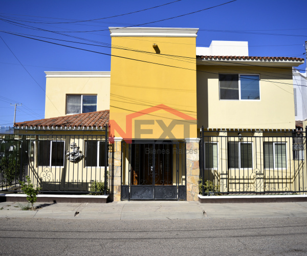 CASA EN VENTA EN FRACC. CAMPANARIO