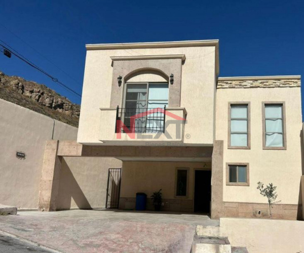 Casa en renta sin muebles en Fracc cerrado en Ramos Arizpe