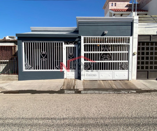 CASA EN RENTA EN COL. SAN ANGEL