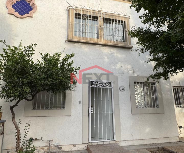 CASA EN VENTA EN COL. LAS PLAZAS