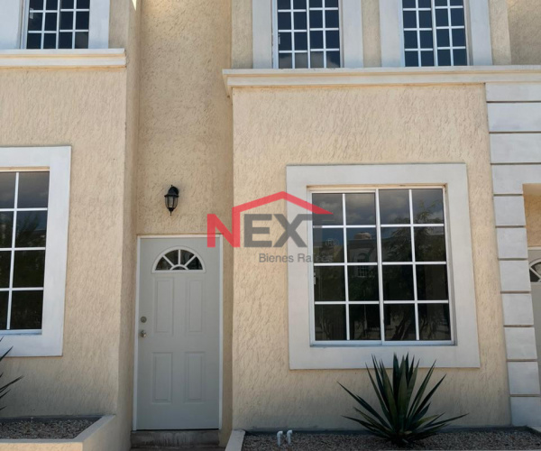 CASA EN RENTA EN PRAGA RESIDENCIAL