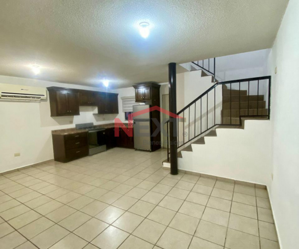 CASA EN RENTA EN LOS ENCINOS RESIDENCIAL