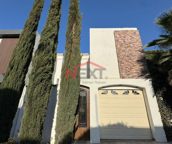 Casa en Venta al  Oriente de Saltillo - Fraccionamiento Real del Sol I