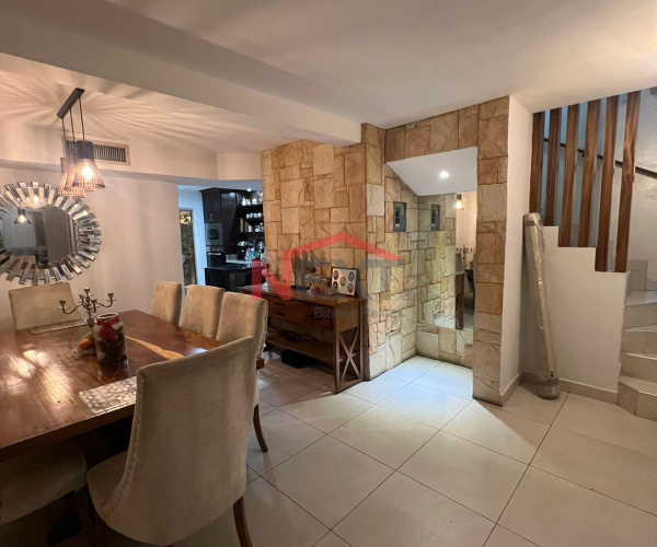 CASA EN VENTA EN MARSELLA RESIDENCIAL