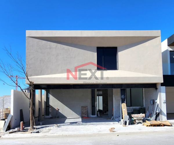 Residencia en Venta  de 4 Recámaras en MONTE SABINO