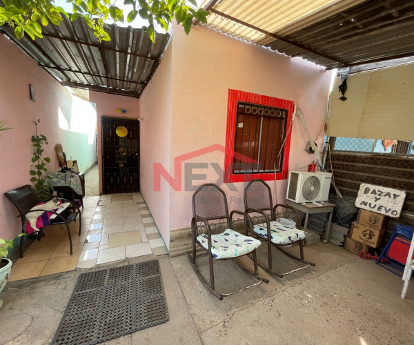 CASA EN VENTA EN COL. LA CHOLLA