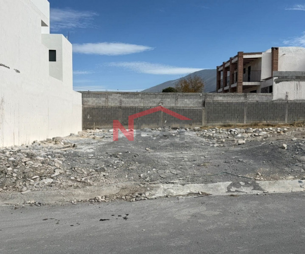 Se Vende terreno en Residencial las Huertas