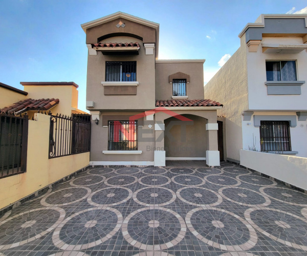 CASA EN VENTA EN PUERTA REAL