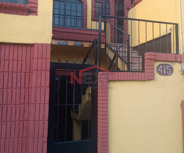 CASA EN VENTA 2 PLANTAS COL LOS ARCOS AL SUR DE SALTILLO