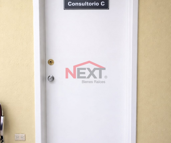 CONSULTORIO/OFICINA EN RENTA UBICADO EN COL. CENTRO