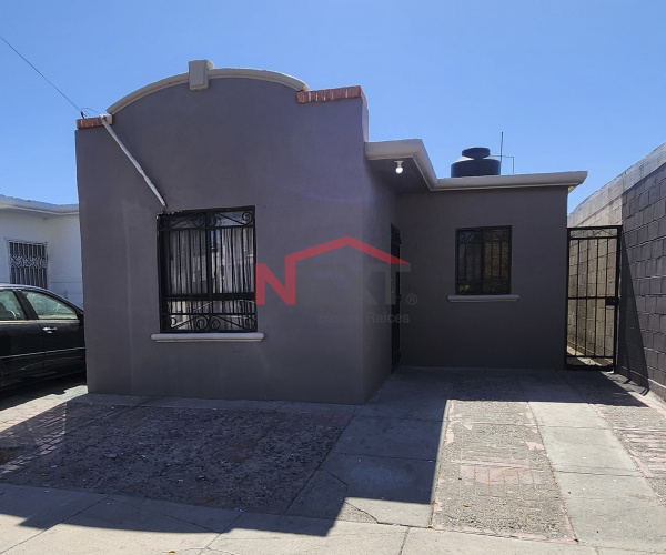 CASA EN RENTA EN COL. LAS LOMAS