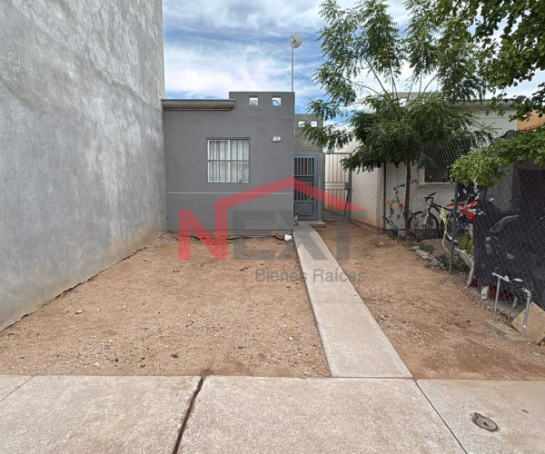 CASA EN VENTA EN QUINTAS DEL SOL