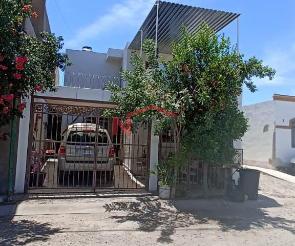 CASA EN VENTA EN COL. LAS LOMAS