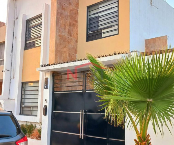 CASA EN RENTA CON ALBERCA