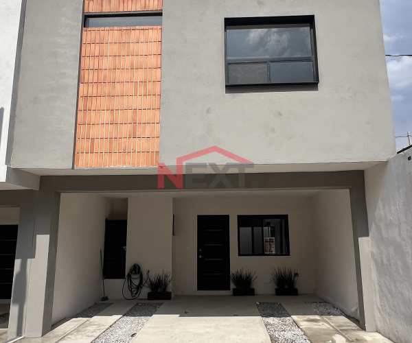 CASA EN VENTA  — PRIVADA SAN JOSE