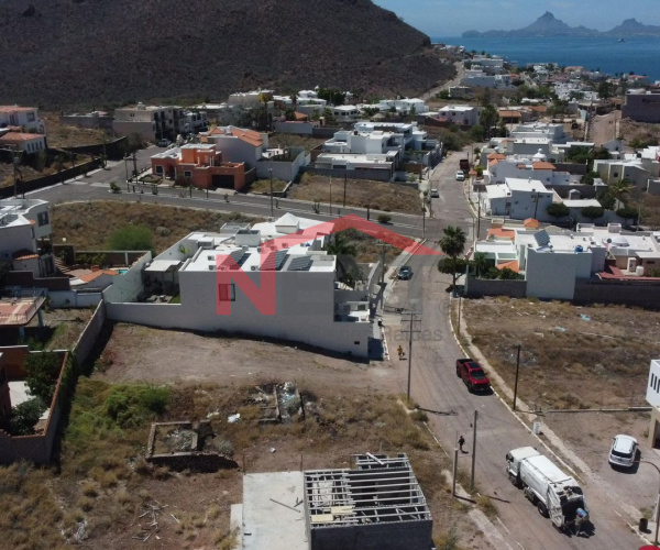 SE VENDE TERRENO EN LOMAS DE CORTES