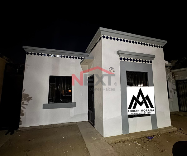 CASA EN VENTA AL NORTE EN COL. BICENTENARIO