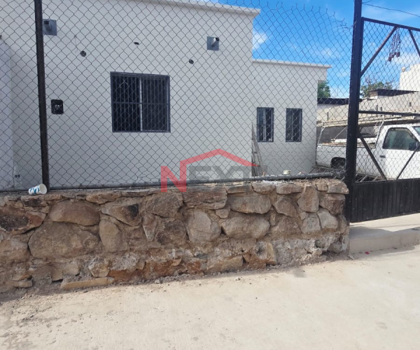 CASA EN VENTA EN COL. SAHUARO