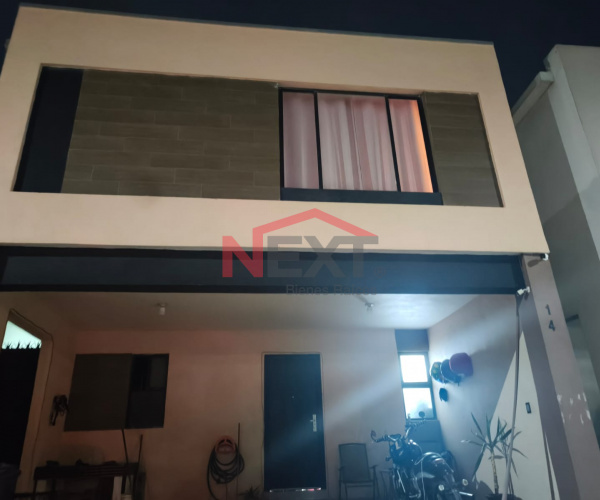 CASA EN RENTA EN FRACCIONAMIENTO TRIANA BEGOÑA