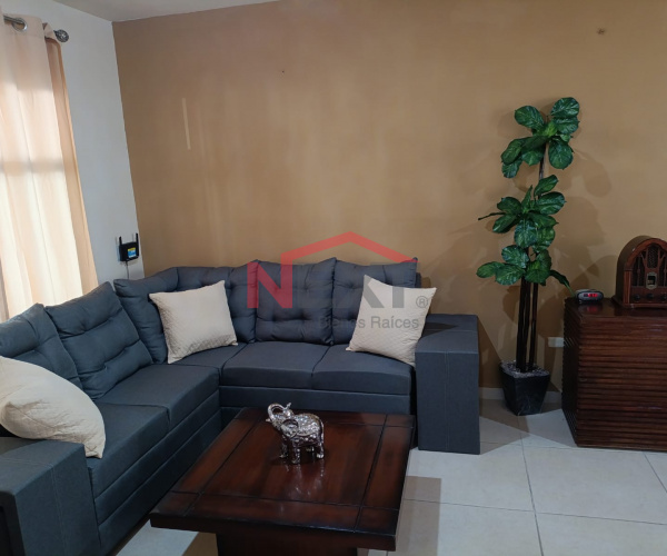 Casa Amueblada en Valle Oriente