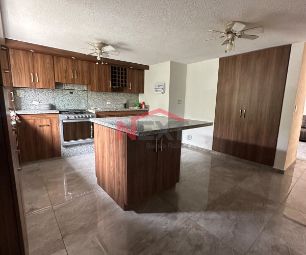 RESIDENCIA EN VENTA  EN SAN PATRICIO