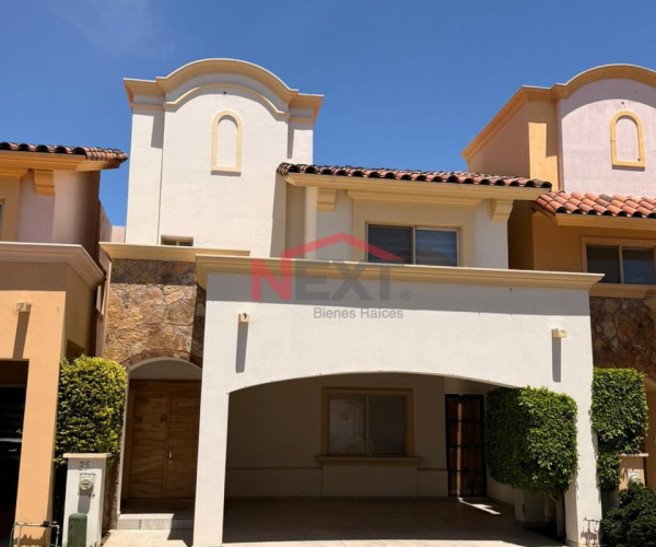 CASA EN VENTA EN RESIDENCIAL EL CONQUISTADOR