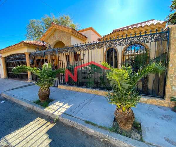 CASA EN VENTA EN COL. MODELO