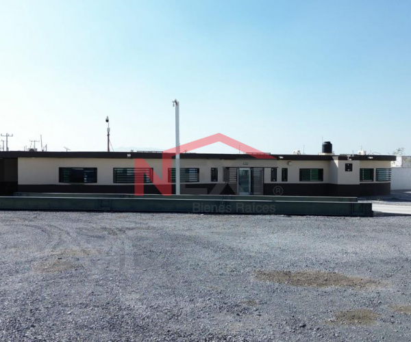 Terreno en Renta en Libramiento Oscar Flores Tapia CON OFICINAS Y BARDA PERIMETRAL
