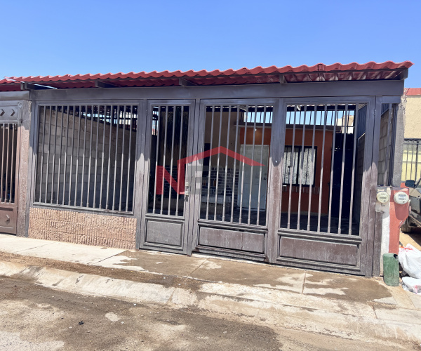 CASA EN RENTA EN LOS PINOS RESIDENCIAL