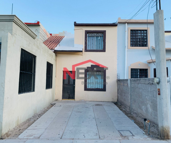 CASA EN RENTA EN COL. LAS LOMAS