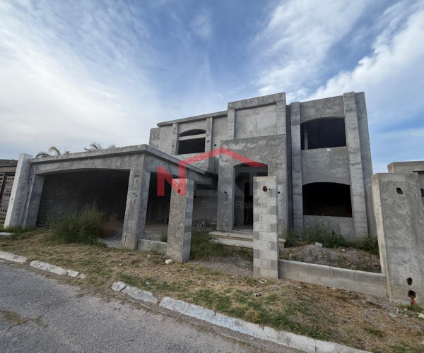 Casa en Venta Tu residencia de lujo ya empezó a construirse | Ahorra tiempo, dinero y continúa el proyecto a tu gusto | Country Club, Saltillo