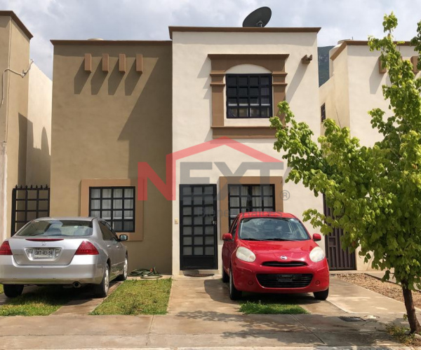 CASA EN VENTA EN PORTAL DE LAS LOMAS