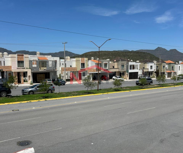 CASA EN VENTA  EN FRACC. EL ALAMO