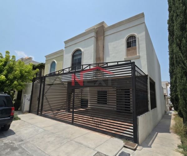 Casa en Venta en Esquina - Real del Sol