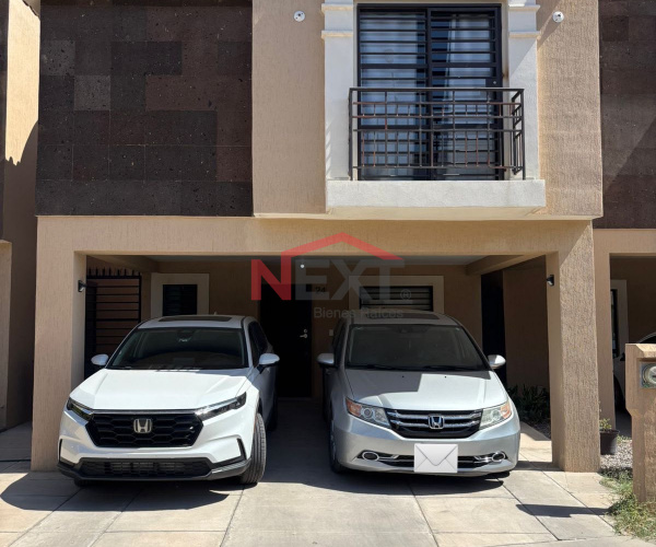 CASA EN VENTA EN TOPACIO RESIDENCIAL