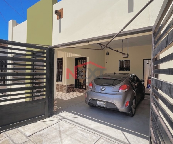 CASA EN VENTA EN FRACC. FLORESTA