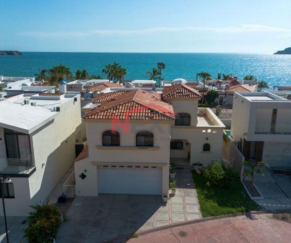 CASA EN VENTA EN VILLAS CALIFORNIA