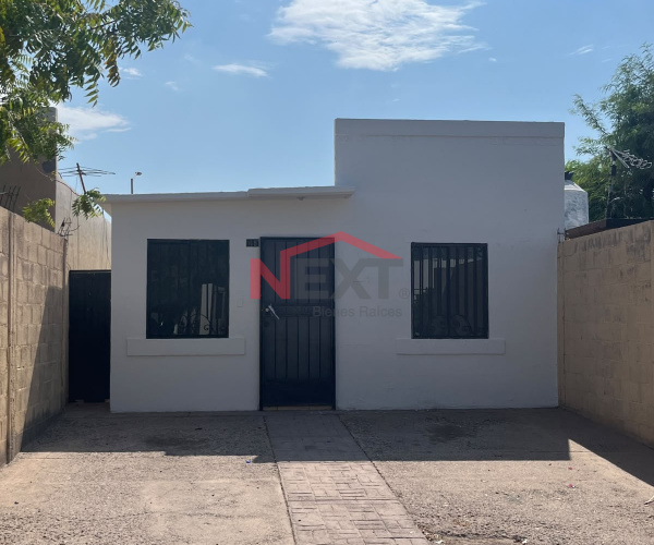 CASA EN VENTA AL NORTE EN ROMANZA RESIDENCIAL