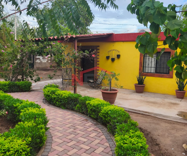 CASA EN VENTA EN LAS PLACITAS