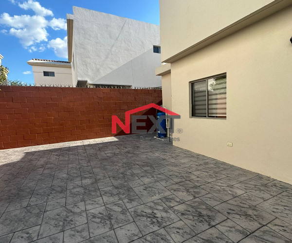 CASA EN RENTA EN COMPOSTELA RESIDENCIAL