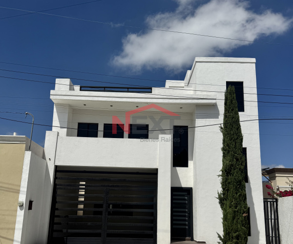 CASA EN VENTA EN RESIDENCIAL LOS REALES | ZONA NORTE| SALTILLO COHAHULA