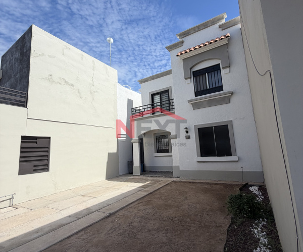 CASA EN RENTA EN CERRADA DEL LAGO
