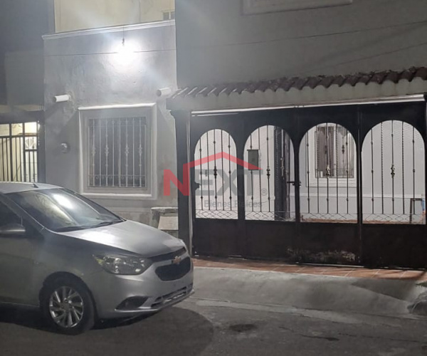 SE RENTA CASA  EN VALLE DE LAS TORRES 2