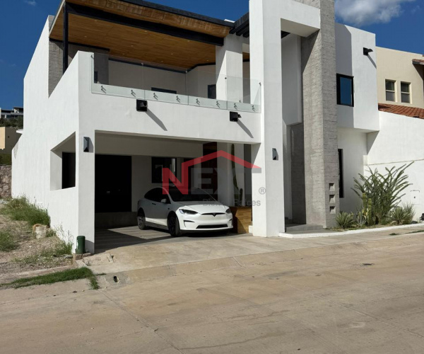 CASA EN VENTA EN SANTA LUCIA RESIDENCIAL